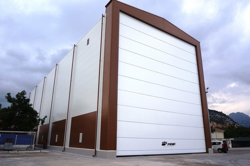 shipyard-hangar-door-image