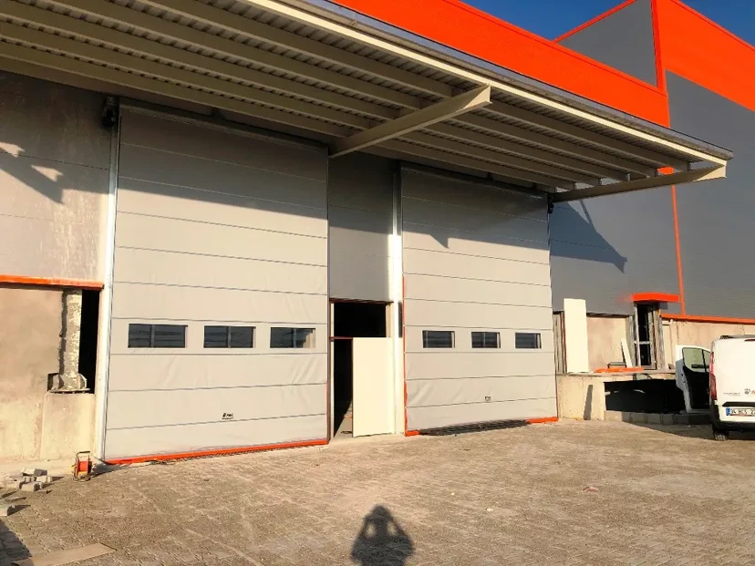 Power XL logistic area hangar pvc door