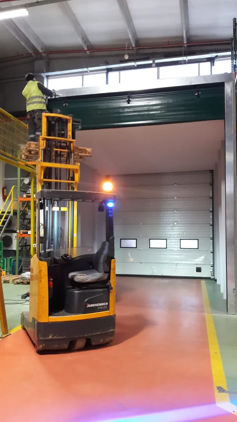 Fold up rapid pvc door