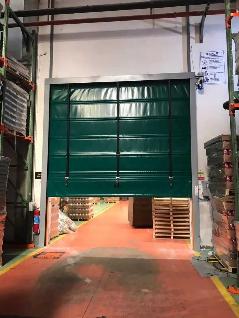 Fold up rapid pvc door