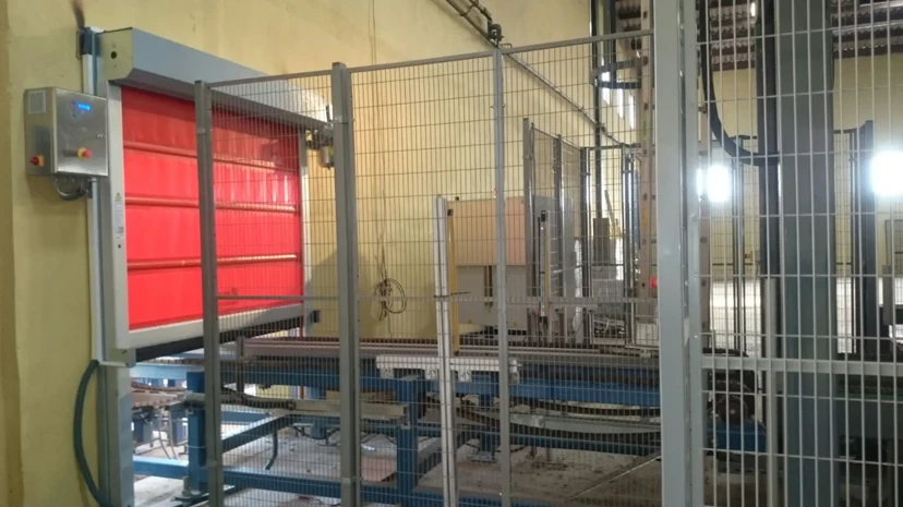 Red Tarpaulin Door Red tarpaulin conveyor PVC door