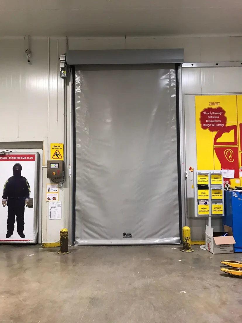 PAW-IZO Insulated Rapid Industrial PVC Door PAW-IZO insulated rapid industrial pvc door