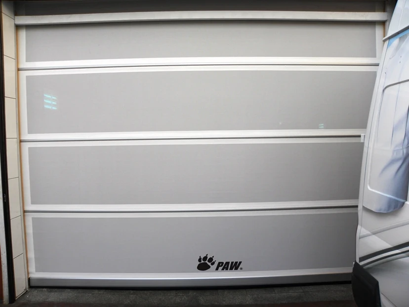 White High-Speed Roll-Up PVC Door White high-speed roll-up PVC door